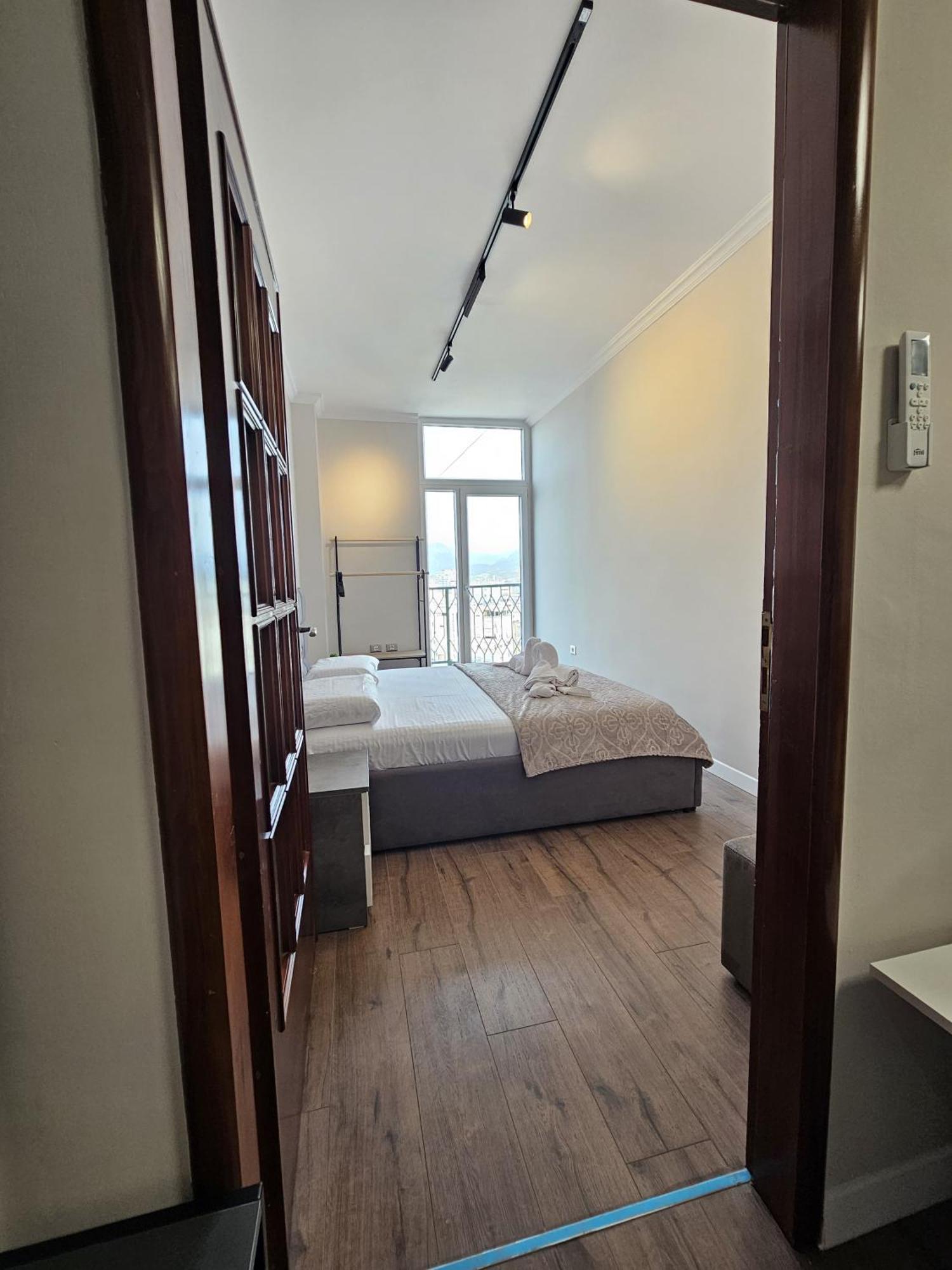Sky Apartaments City Center Tirana Bagian luar foto
