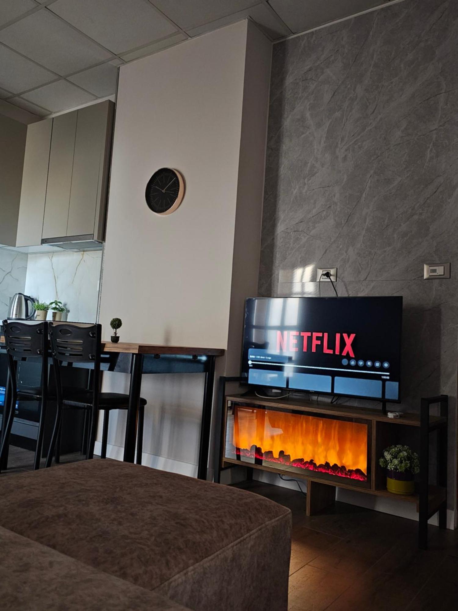 Sky Apartaments City Center Tirana Bagian luar foto