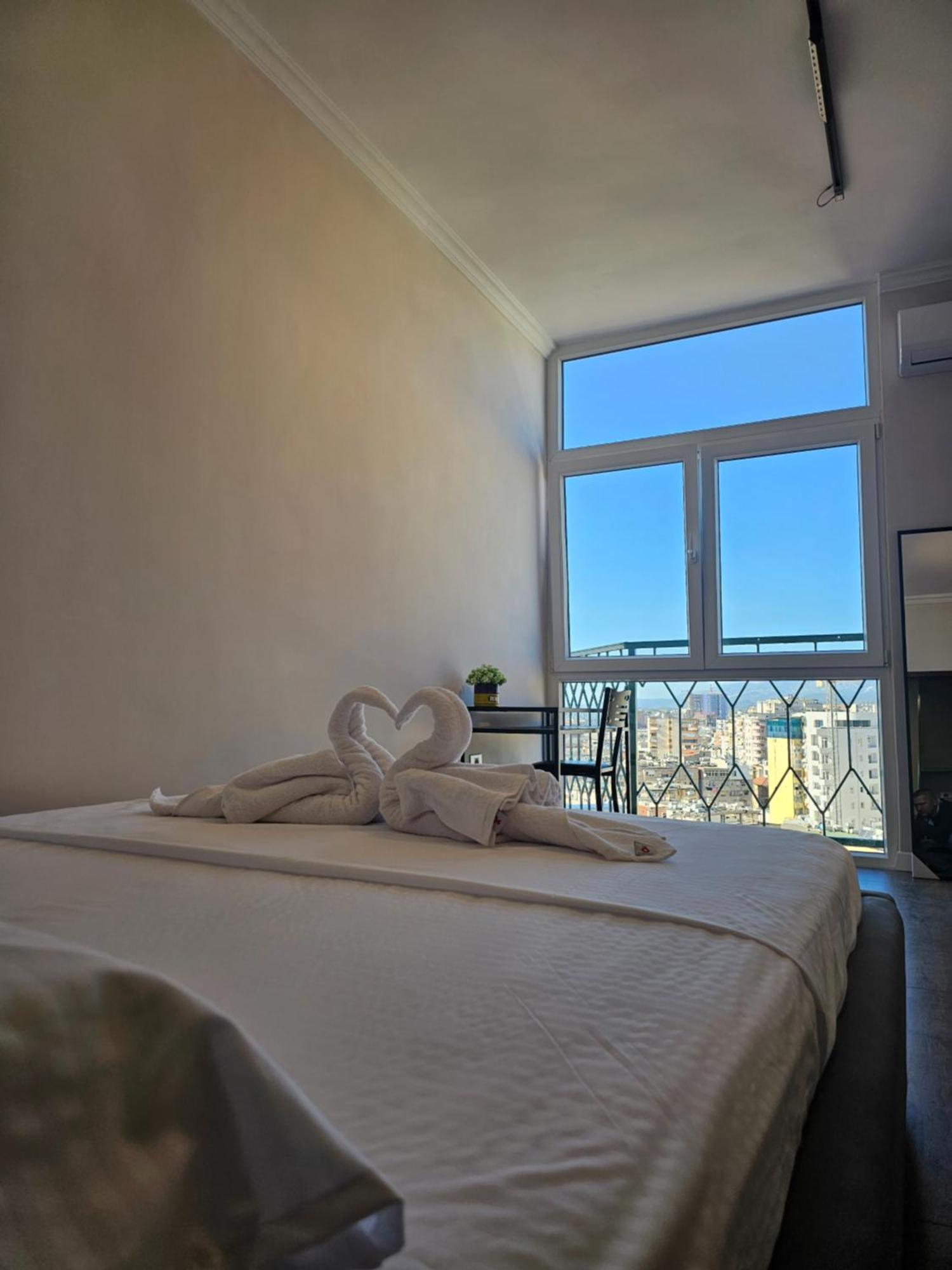 Sky Apartaments City Center Tirana Bagian luar foto