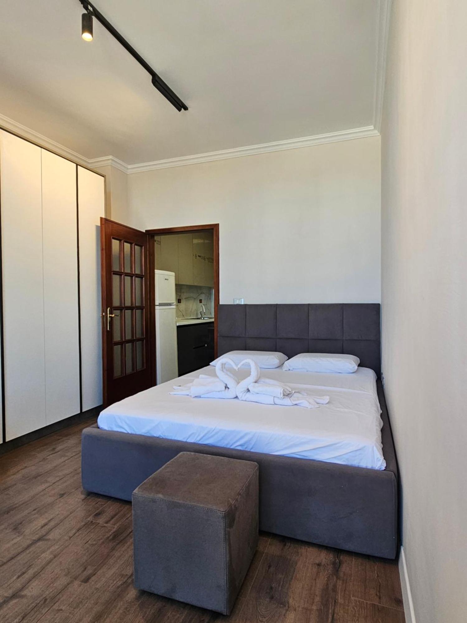 Sky Apartaments City Center Tirana Bagian luar foto