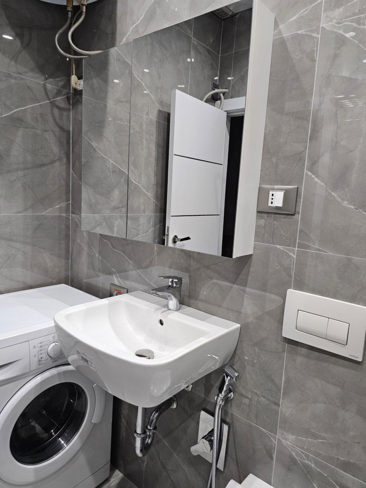 Sky Apartaments City Center Tirana Bagian luar foto