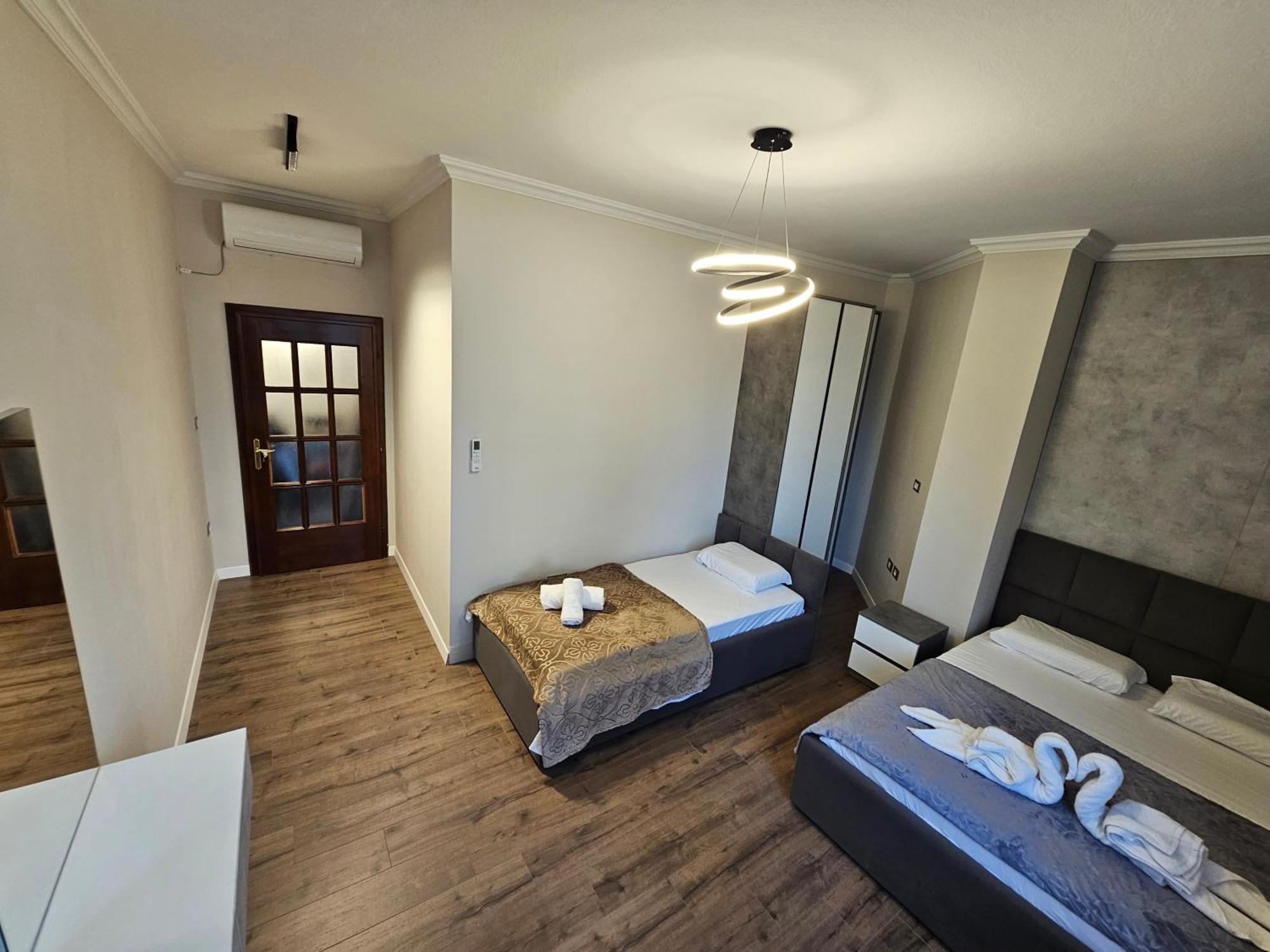 Sky Apartaments City Center Tirana Bagian luar foto