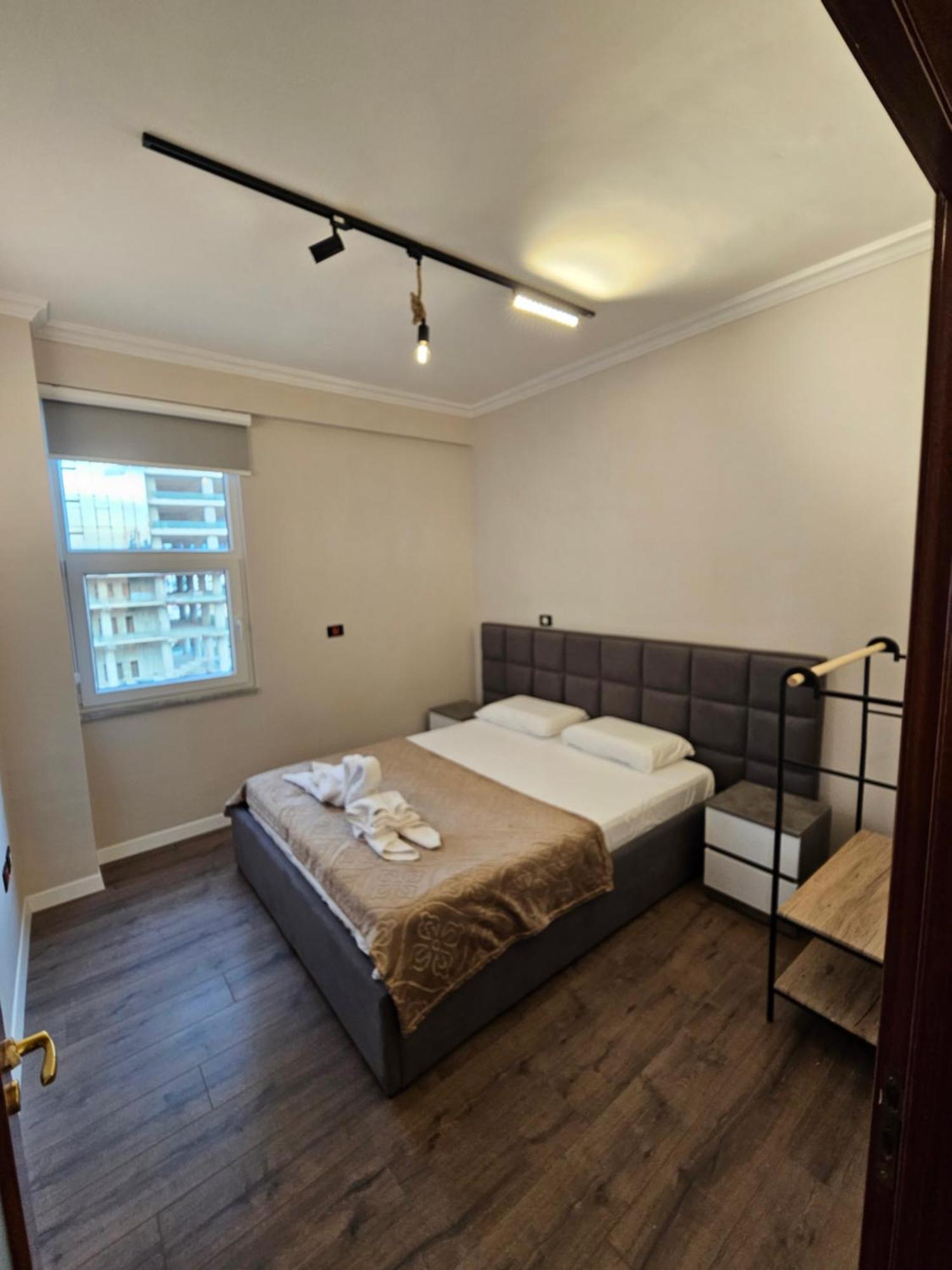 Sky Apartaments City Center Tirana Bagian luar foto